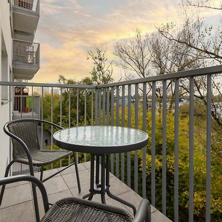 Warsaw Sokolowska One Bedroom Apartament By Noclegi Renters Exterior photo