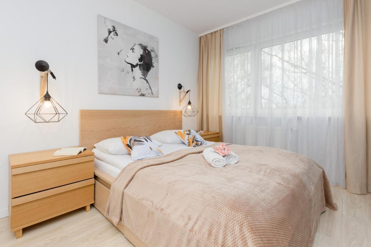 Warsaw Sokolowska One Bedroom Apartament By Noclegi Renters Exterior photo